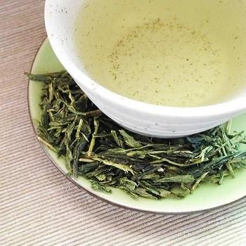 Green tea “lowers cholesterol”